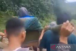 Pemkab Cianjur membenahi jalan secara bertahap permudah aktivitas warga