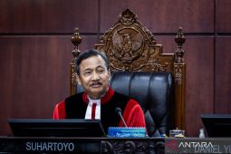 MK tidak dapat terima uji materi UU BUMN karena ada UU terbaru