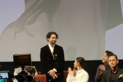 Reza Rahadian terlibat penuh dalam pengarahan film "Pangku"