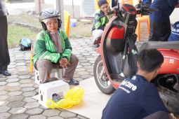 YBM PLN Gelar "Ojol Care" sebagai wujud syukur Hari Listrik Nasional ke-80