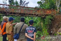 BPBD Cianjur lakukan penanganan cepat bangun jembatan darurat