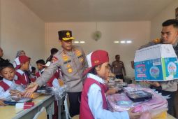 Polda Sumsel bantu renovasi ruang kelas sekolah dasar di Banyuasin
