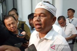 Gubernur Jabar KDM minta lakukan pengecekan soal gumpalan busa awan di Subang