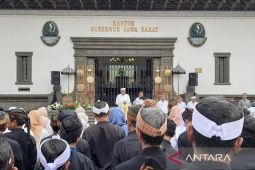 Gubernur Jabar Dedi Mulyadi lantik 641 Kepsek dengan format mendekat ke domisili