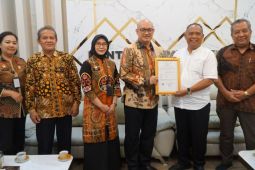 Kemenkum DIY serahkan sertifikat IG Jambu Air Dalhari ke Bupati Sleman