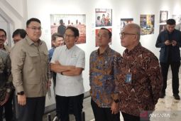 Mensesneg janji akan memperkuat Kantor Berita ANTARA