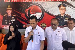 Polisi Bongkar Dua Pabrik Narkoba Rumahan di Bandung!