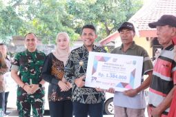 Pemkab Probolinggo serahkan BLT DBHCHT kepada buruh tani tembakau