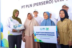 YBM PLN Babel bagikan 1.000 paket sembako di momen HLN ke 80