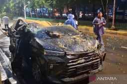 Polres Jaksel tangani kasus pengemudi tertimpa pohon saat hujan deras