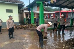 Garut tanggulangi daerah terdampak banjir