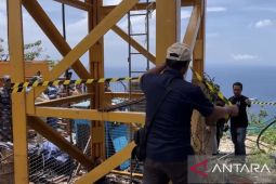 DPRD Bali tutup sementara pembangunan lift tebing Pantai Kelingking