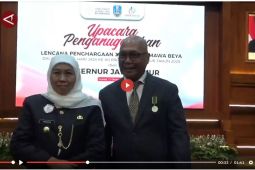 Akhmad Munir raih penghargaan Jer Basuki Mawa Beya Emas - VIDEO