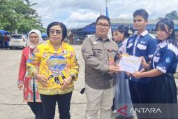 Puluhan pelajar di Gumas ikuti lomba menebak jenis kelamin ikan