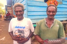 Pengukir Suku Kamoro di Kokonao minta Pemda bangun sanggar seni