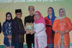 Pramono anugerahkan Benyamin S Award 2025