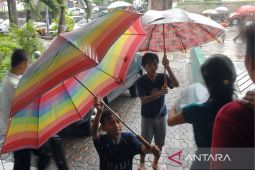 Cuaca mayoritas di kota besar umumnya diguyur hujan