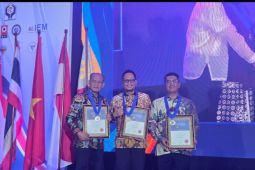 Rektor UI raih penghargaan AFEO Honorary Fellow