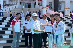 Atlet Mukomuko peraih medali Kejuaraan Taekwondo terima penghargaan