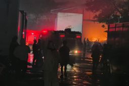Kebakaran pabrik di Cikancung! Polisi selidiki asal api misterius dari blower!