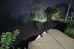 Tulungagung mitigasi dampak longsor putus jalan Nyawangan--Picisan