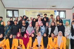 Tim KKN UHO Kenalkan Tumbuhan  Berkhasiat Obat kepada Warga Lahundape