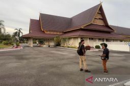 Kantor Gubernur Riau dan kediamannya sepi pasca OTT KPK