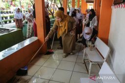 Kiat agar aman dari kuman penyebab penyakit pascabanjir
