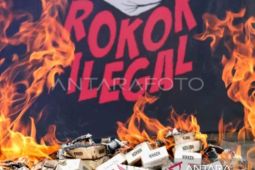 Bea Cukai Makassar jaring 156.200 batang rokok ilegal jalur ekspedisi