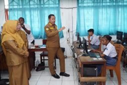 Pemkot Jayapura pastikan TKA satuan pendidikan SMA/SMK berjalan lancar