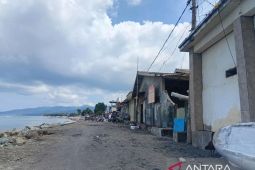 Sejumlah rumah warga di Ampenan Mataram rusak akibat banjir rob