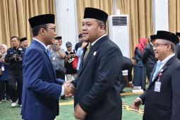 Ketua DPRD ucapkan selamat kepada Sirajoni usai dilantik sebagai sekda