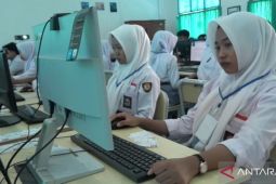 Kadisdikbud Lampung tinjau TKA di SMKN 4 Metro