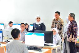 Khofifah pastikan kendala TKA teratasi hingga siswa tetap fokus