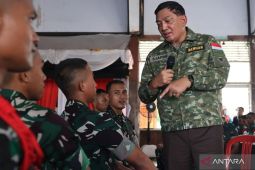 Menhan Sjafrie minta prajurit TNI lindungi dan hormati rakyat