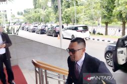 Sahroni, Uya Kuya tiba di DPR hadiri sidang putusan MKD