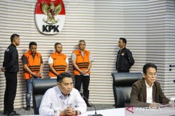 KPK bantah menggeledah mobil dinas Plt Gubernur dan Sekda Riau