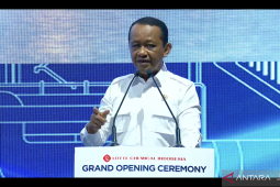 Cek fakta, foto Bahlil jabat tangan sambut kedatangan ahli gizi dari India