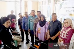 Pemkab Gorontalo serahkan bantuan Atensi untuk perkuat layanan sosial