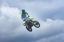 Jejak keruh di balik gas motocross