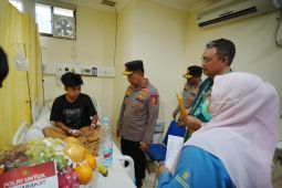 Kapolri jenguk korban ledakan SMAN 72