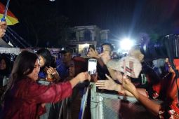 Meski diguyur hujan, ribuan warga Sergai antusias ikuti pertunjukan rakyat bersama Menkomdigi