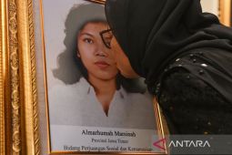 Kakak Marsinah kepada Prabowo: Hapus outsourcing, sejahterakan buruh