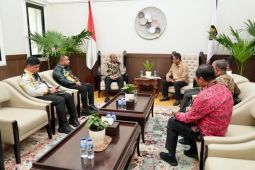 Gubernur Papua Fakhiri pastikan pasokan energi merata hingga ke pelosok daerah