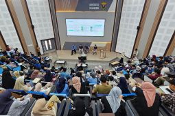 Telkomsel bekali mahasiswa Unhas