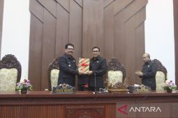 Pemkab dan DPRD Gianyar Bali ketok palu Perda APBD 2026