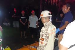 Sebanyak 3 pekerja proyek sungai terseret banjir satu meninggal