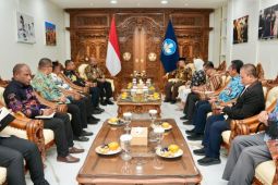 Gubernur Papua Fakhiri merumuskan tiga dimensi pembangunan SDM unggul 2030