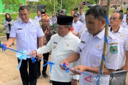 Bupati Kapuas resmikan gedung sarana publik bagi masyarakat perdesaan
