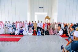 Wabup Morut menyambut kedatangan rombongan jamaah haji asal Morut